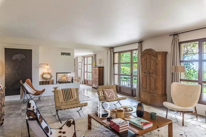 Image No.17-5 Bed House for sale