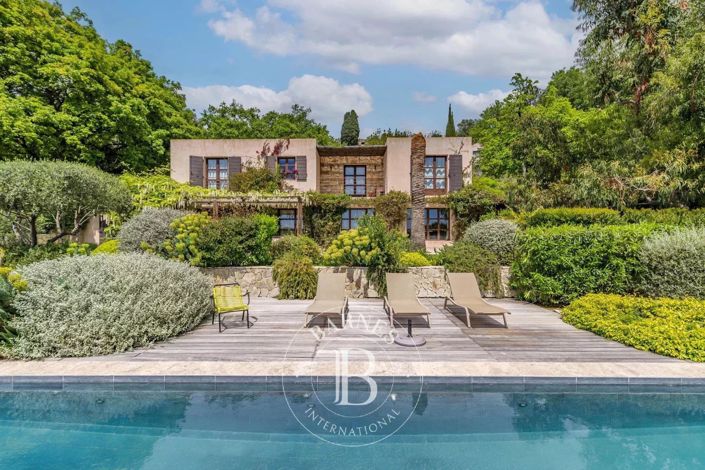 Image No.7-5 Bed House for sale