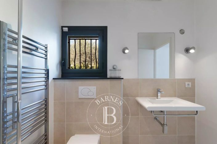 Image No.12-3 Bed House for sale