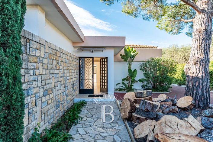 Image No.7-3 Bed House for sale