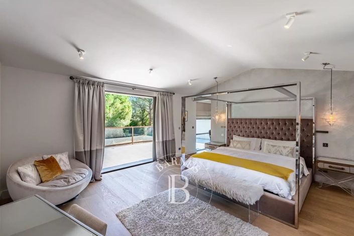 Image No.13-5 Bed House for sale