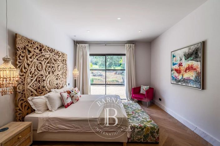 Image No.19-5 Bed House for sale