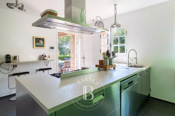 Image No.10-4 Bed House for sale