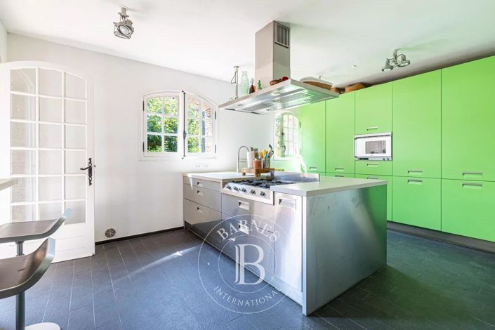 Image No.11-4 Bed House for sale