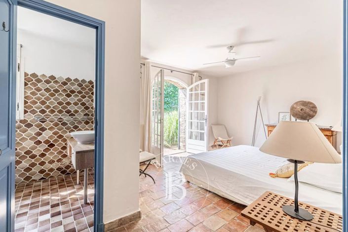 Image No.15-4 Bed House for sale