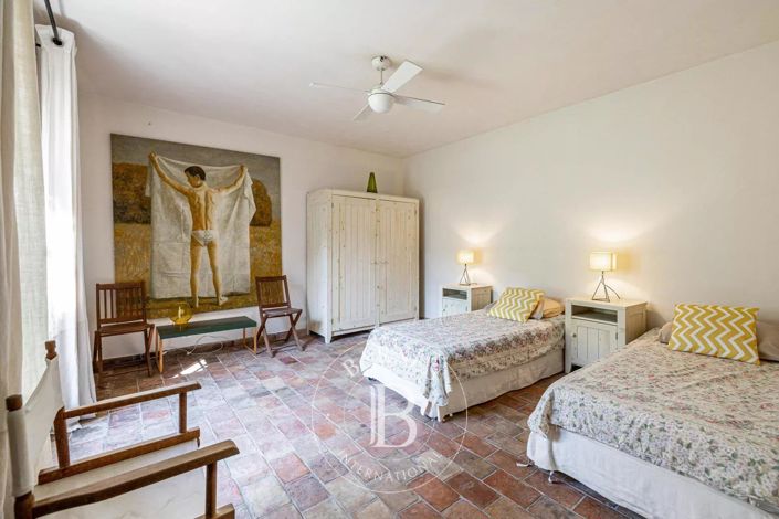 Image No.17-4 Bed House for sale