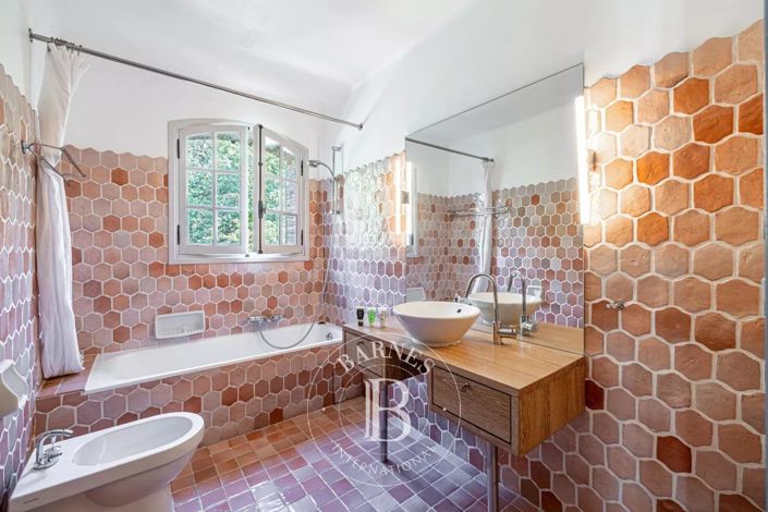 Image No.19-4 Bed House for sale