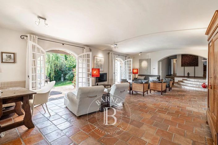 Image No.5-4 Bed House for sale