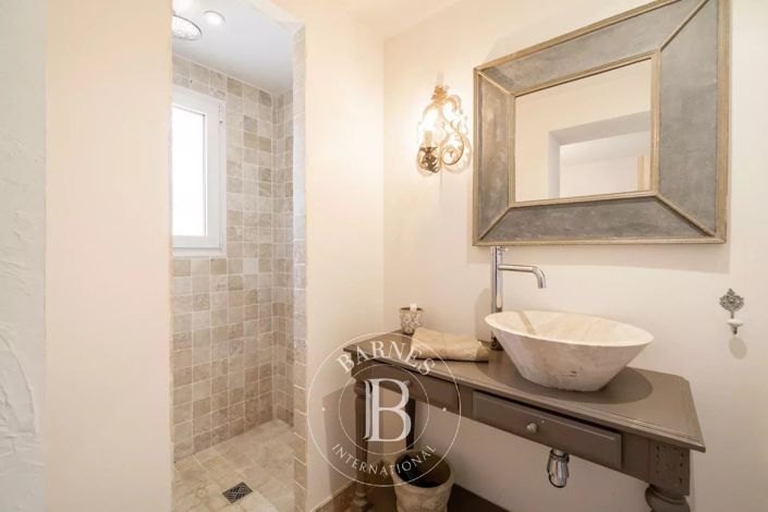 Image No.19-5 Bed House for sale