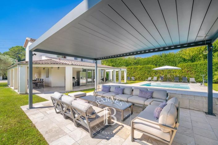 Image No.6-5 Bed House for sale