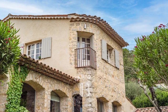 Image No.6-5 Bed House for sale