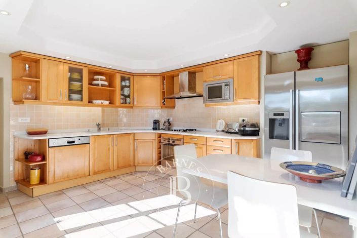 Image No.12-4 Bed House for sale