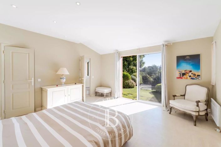 Image No.14-4 Bed House for sale