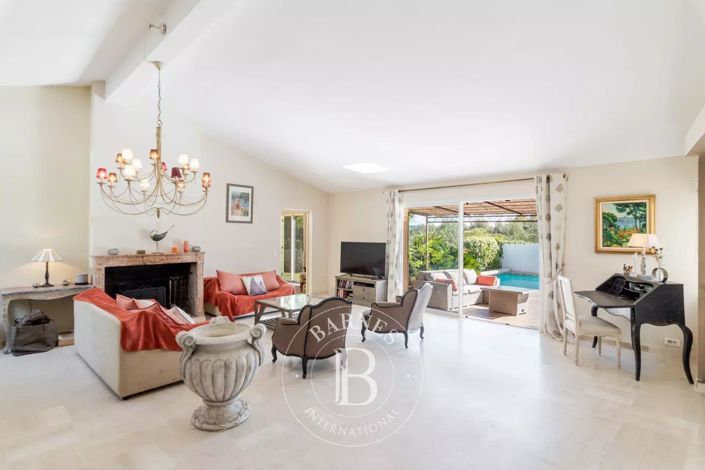 Image No.7-4 Bed House for sale