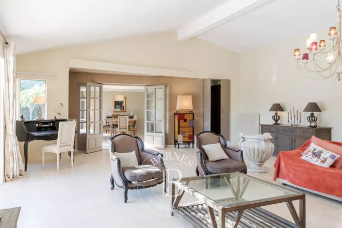 Image No.9-4 Bed House for sale