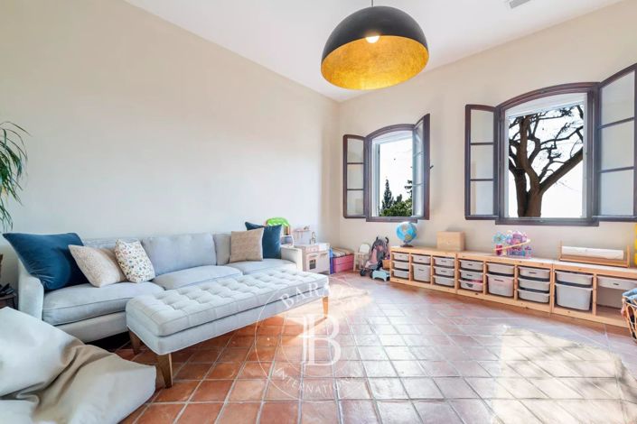 Image No.13-8 Bed House for sale