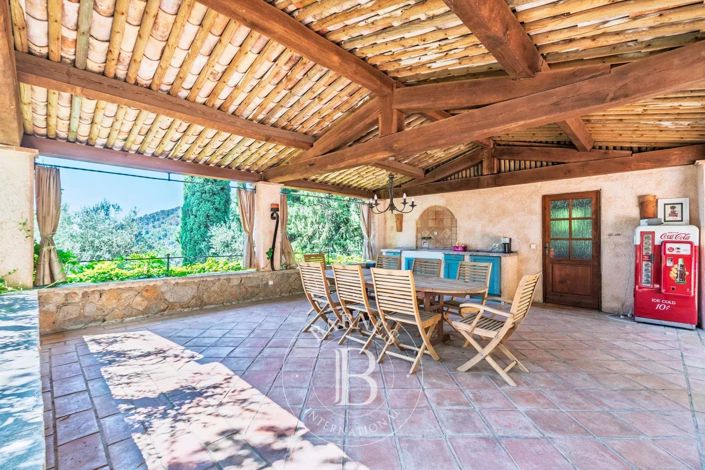 Image No.7-8 Bed House for sale