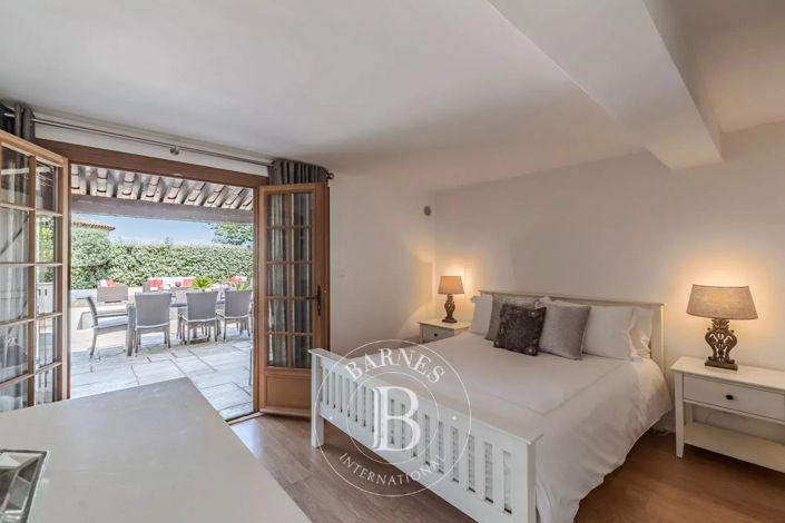 Image No.14-4 Bed House for sale