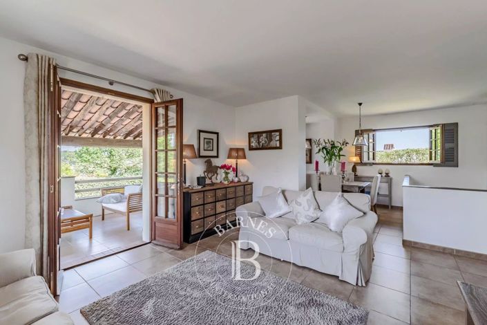 Image No.16-4 Bed House for sale