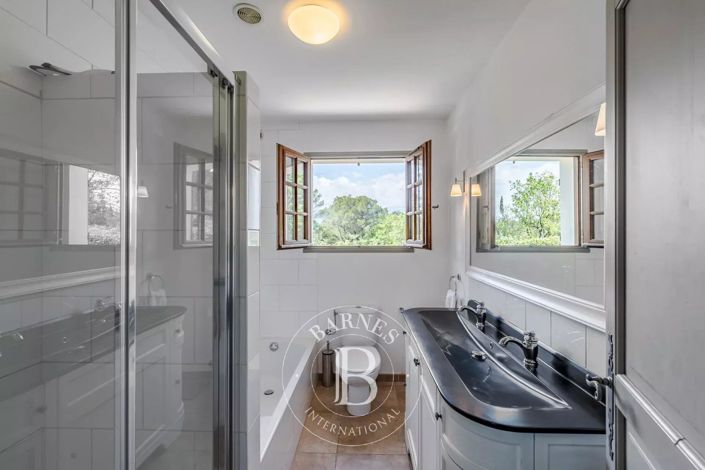 Image No.19-4 Bed House for sale