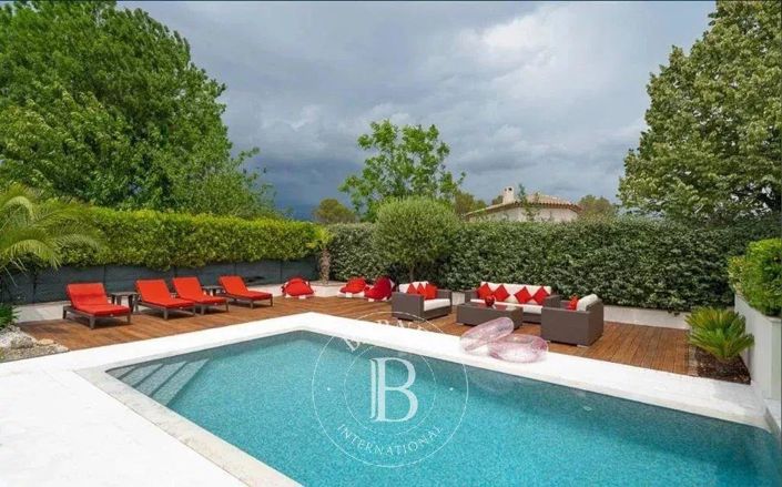 Image No.20-4 Bed House for sale