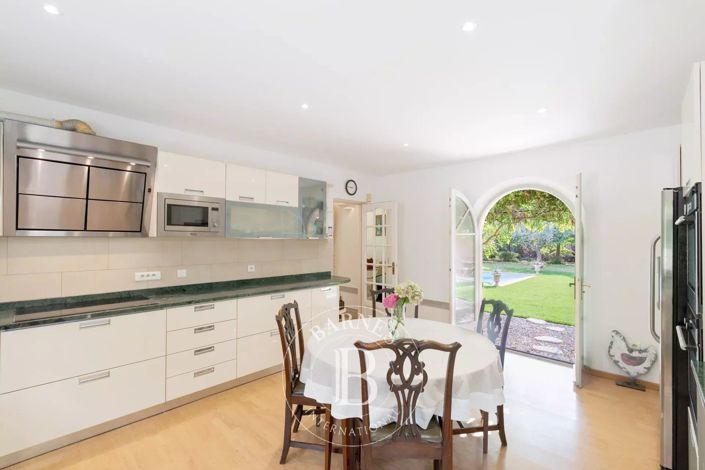 Image No.15-4 Bed House for sale