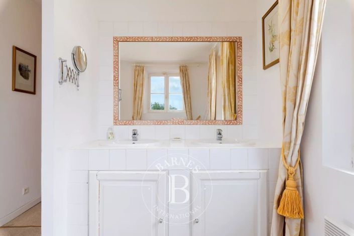 Image No.20-4 Bed House for sale