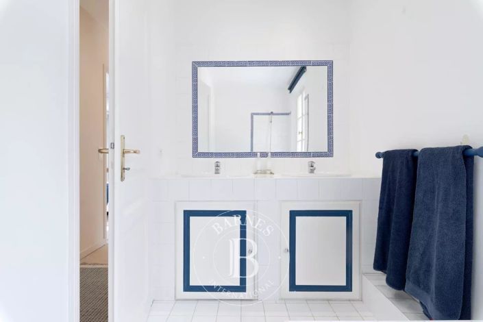 Image No.21-4 Bed House for sale