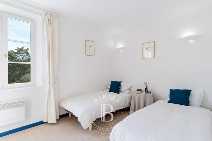 Image No.22-4 Bed House for sale