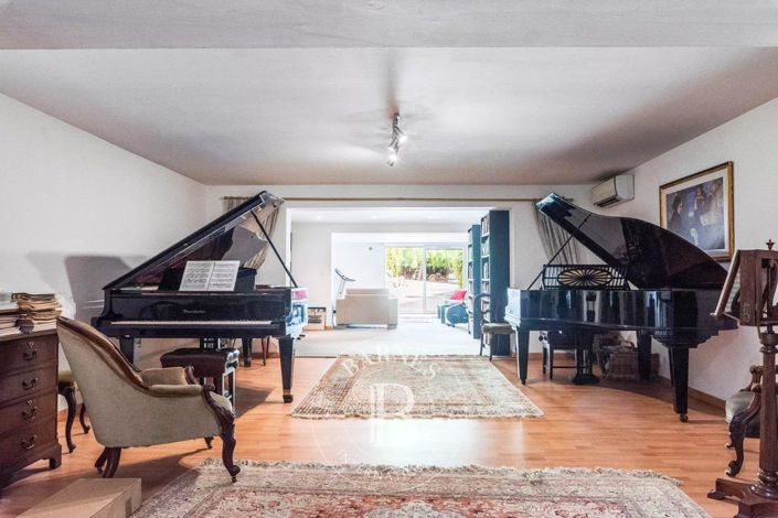 Image No.24-4 Bed House for sale