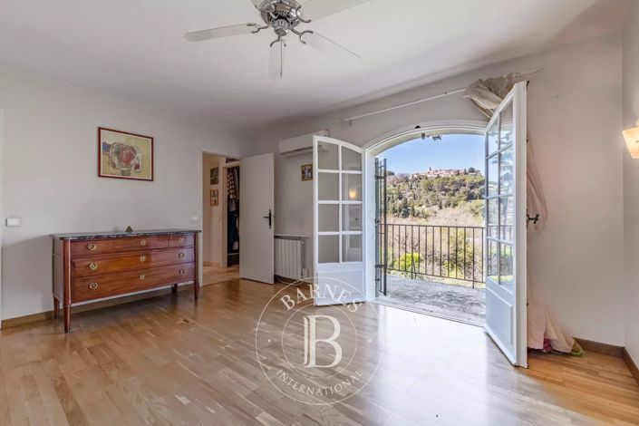 Image No.17-4 Bed House for sale