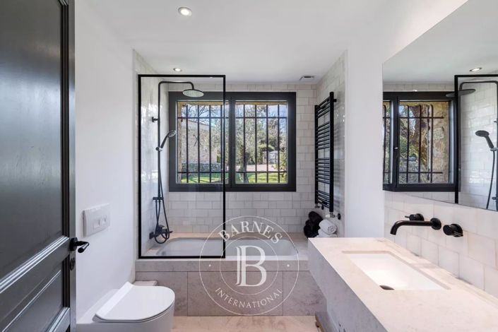 Image No.10-4 Bed House for sale