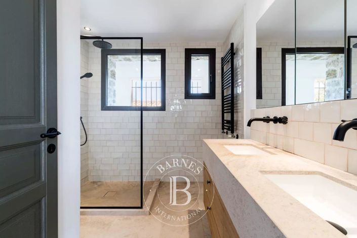 Image No.11-4 Bed House for sale