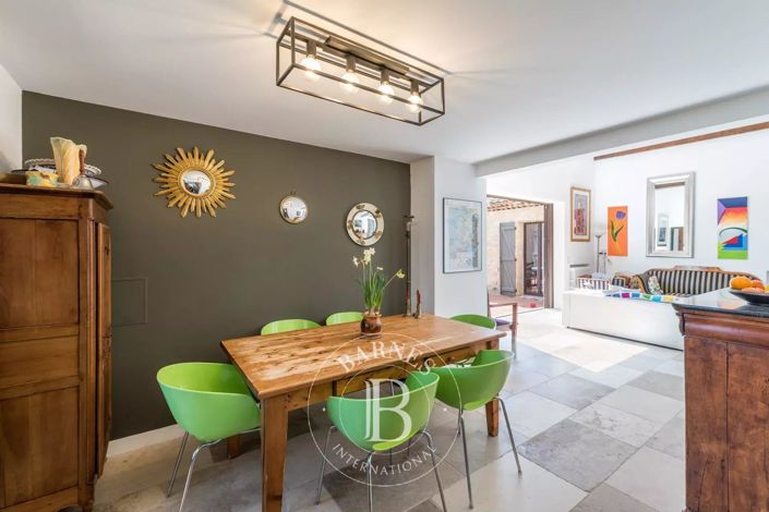 Image No.8-4 Bed House for sale