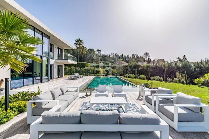 Image No.2-6 Bed House for sale