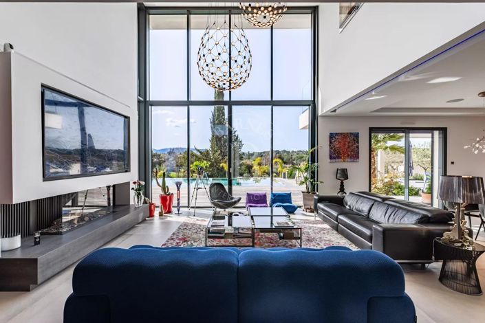 Image No.3-6 Bed House for sale