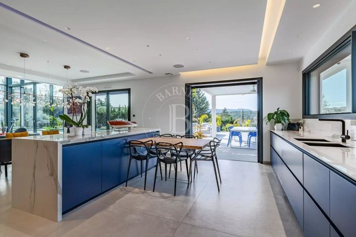 Image No.6-6 Bed House for sale