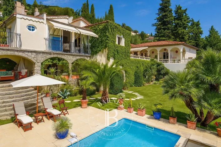 Image No.1-5 Bed House for sale