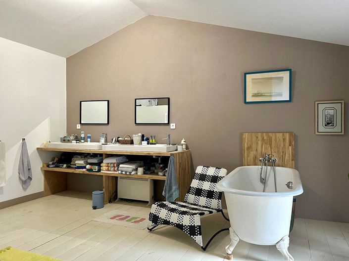 Image No.12-5 Bed House for sale