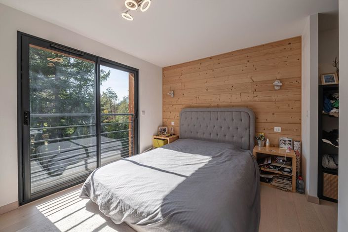 Image No.6-5 Bed House for sale