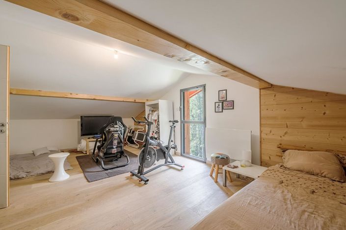 Image No.7-5 Bed House for sale