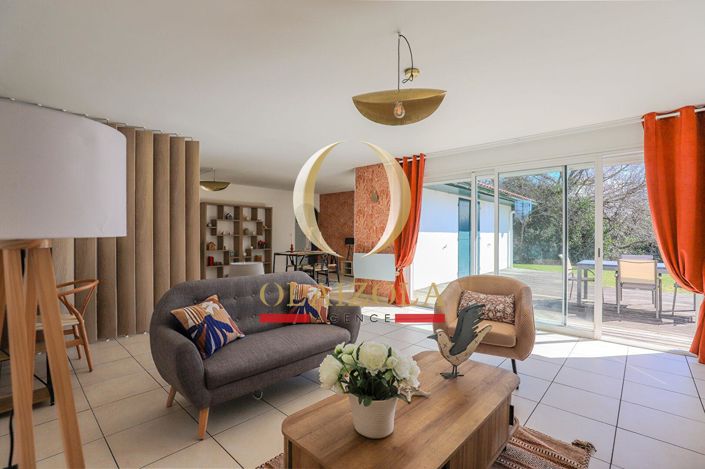 Image No.1-3 Bed House for sale