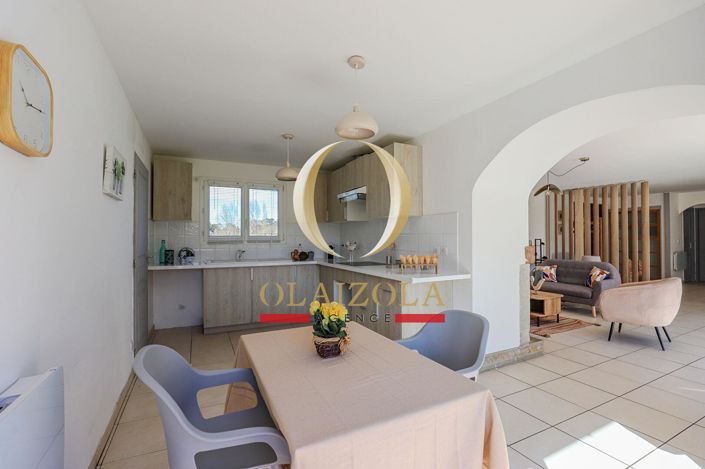 Image No.6-3 Bed House for sale