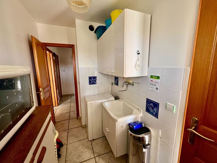 Image No.8-4 Bed House for sale