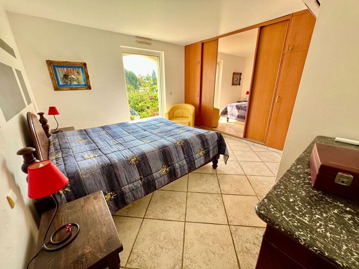 Image No.9-4 Bed House for sale