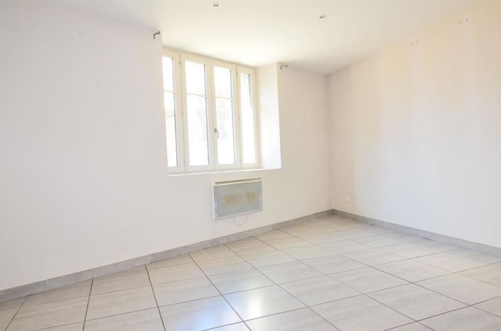 Image No.8-2 Bed House for sale