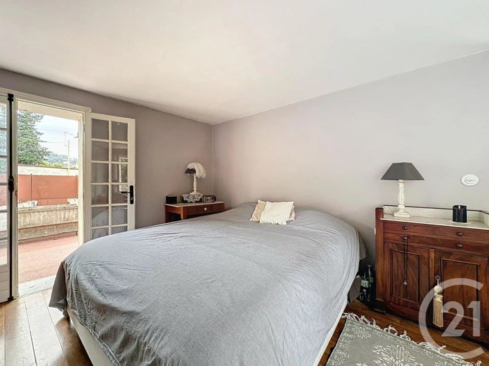 Image No.12-3 Bed House for sale