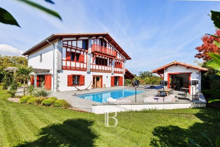 Image No.2-5 Bed House for sale