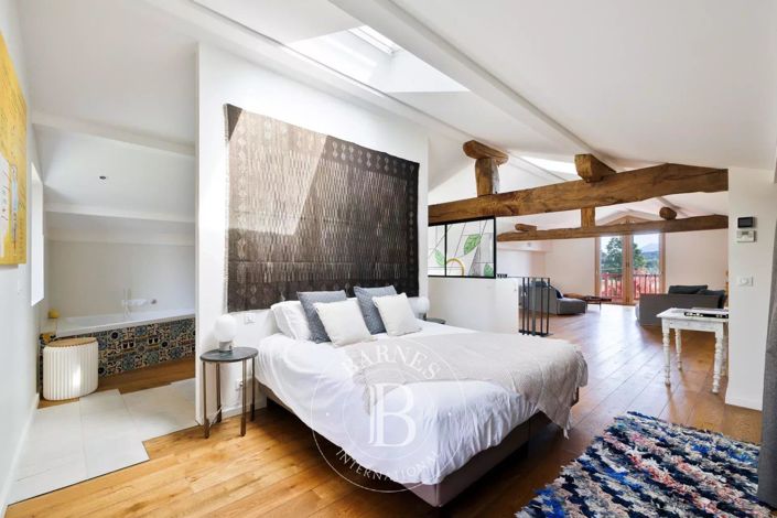 Image No.26-5 Bed House for sale