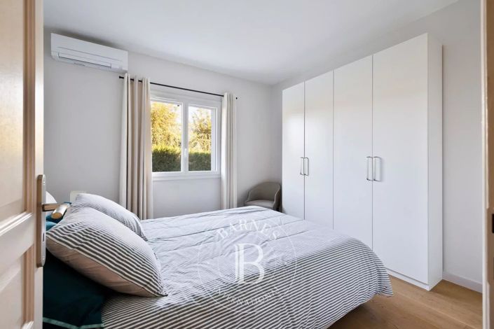 Image No.19-4 Bed House for sale